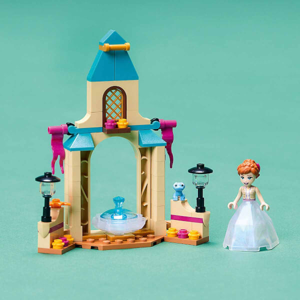 LEGO® ǀ Disney Anna’nın Kale Avlusu 43198 - 5 Yaş ve Üzeri Çocuklar için Ana Minifigürü İçeren Yaratıcı Oyuncak Yapım Seti (74 Parça)
